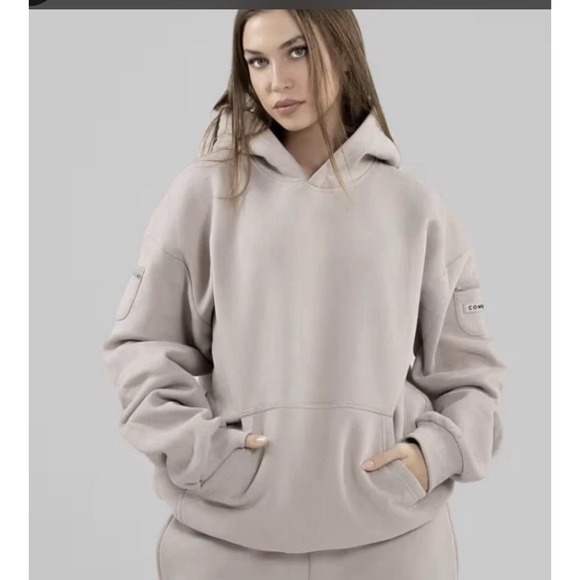 Comfrt Other - Comfrt Unisex Adults' Solid Travel Essentials Pullover Hoodie NC3 Bark Small
